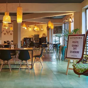 https://letsbunk-poshtel.top-gurgaonhotels.com